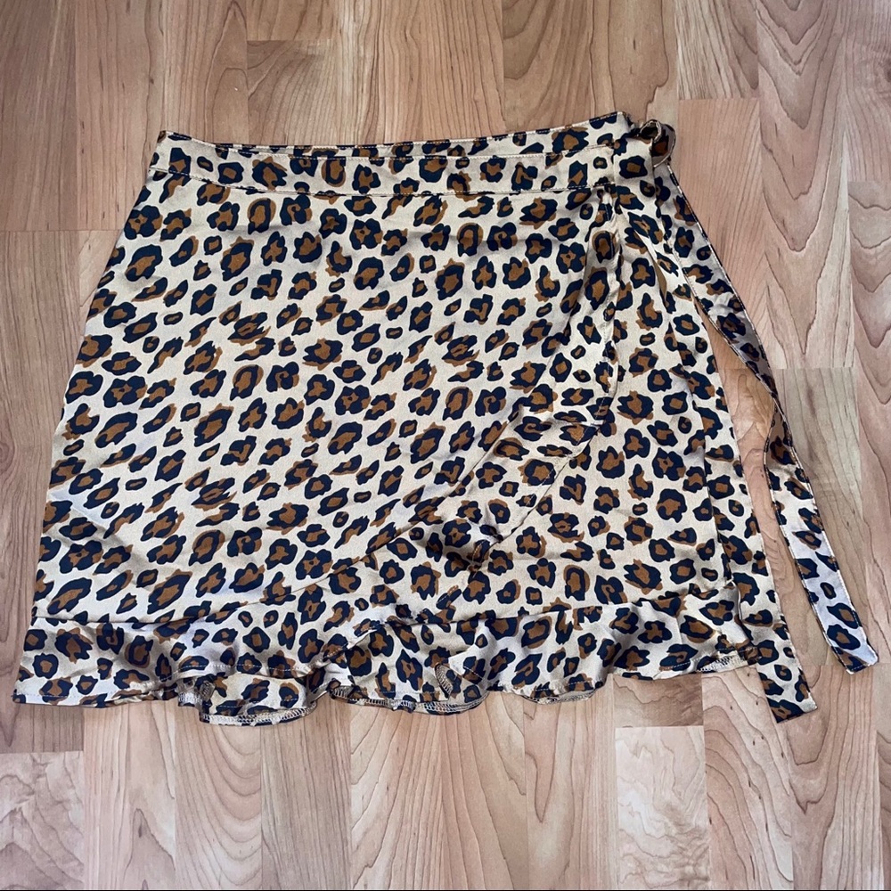 3 for $15//Silky Cheetah Wrap Around Skirt
